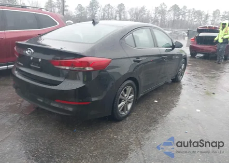2017 Hyundai Elantra Value Edition z USA, uszkodzony, nr VIN 5NPD84LF6HH129554